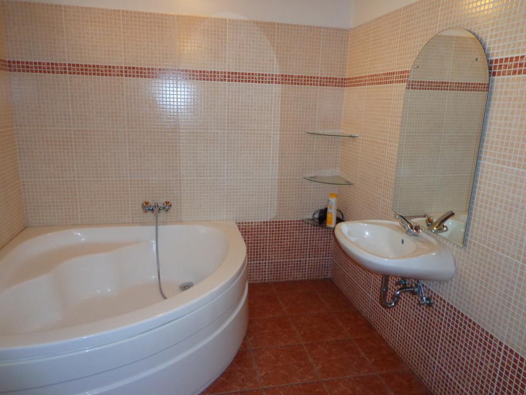 Hotel Sosto Gold Vendeghaz Nyíregyháza Zimmer foto
