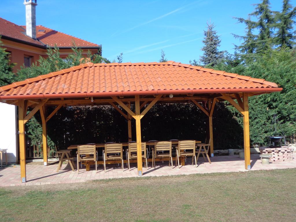Hotel Sosto Gold Vendeghaz Nyíregyháza Exterior foto
